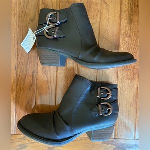 Dr. Scholl’s brown ankle boots [New]